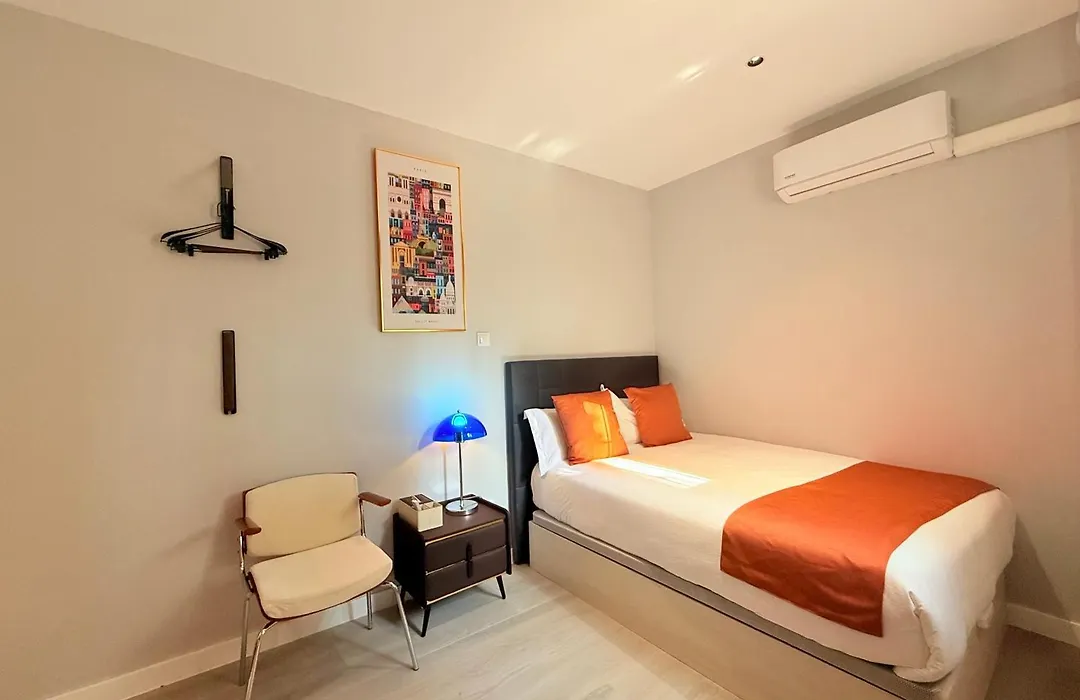 Journey Inn Madrid-1